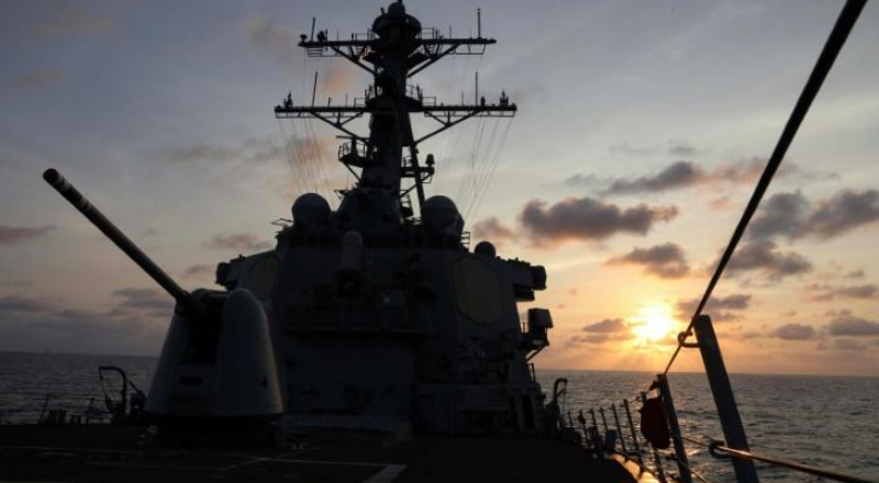 Taiwan: an American destroyer sails in the China Sea